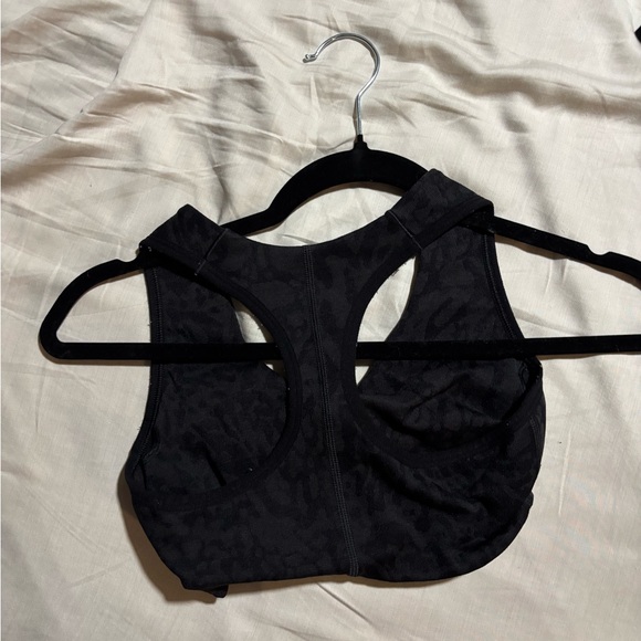 Gymshark Sports Bra, Shorts, and Leggings Set - Picture 5 of 7